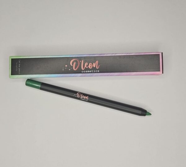 Delineador Verde Encantador: Dale Vida a tu Mirada con Precisión